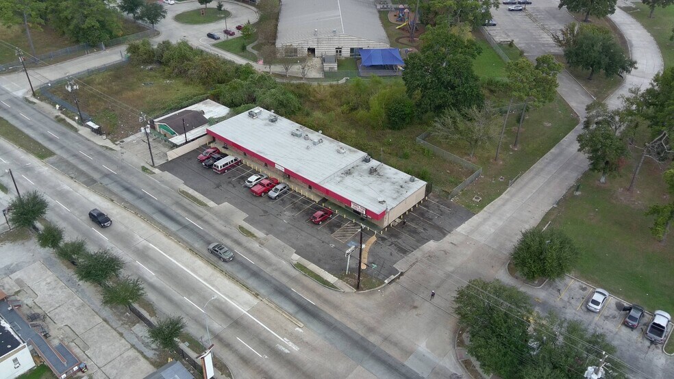 More Photos Of 6513 Tidwell Rd, Houston Storefront For Lease