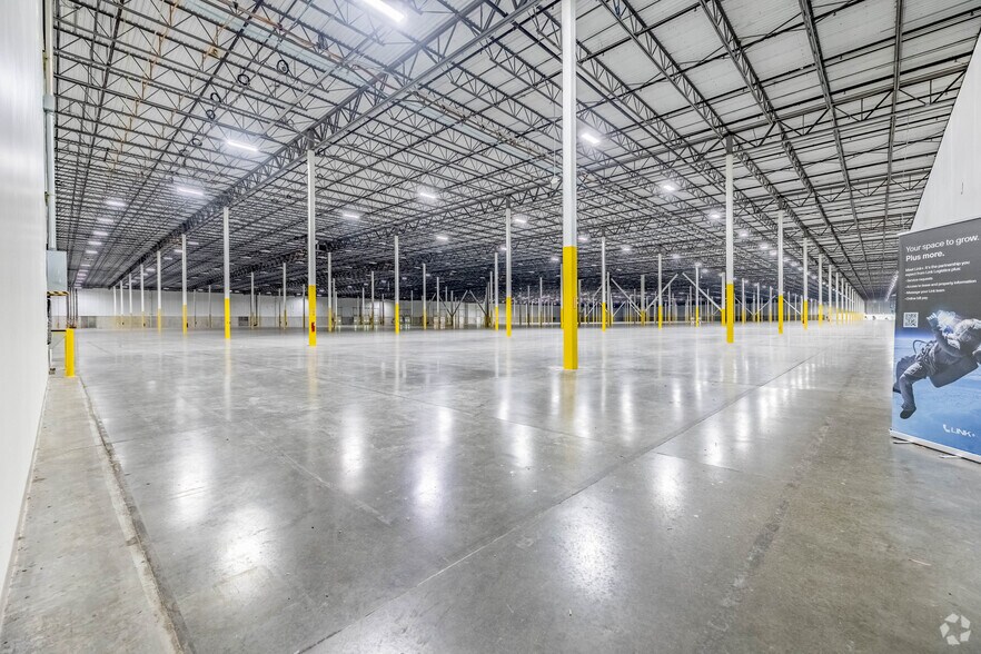 More Photos Of 1405 Worldwide Blvd, Hebron Warehouse For Lease