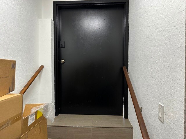 More Photos Of 833 N Hollywood Way, Burbank Office For Lease