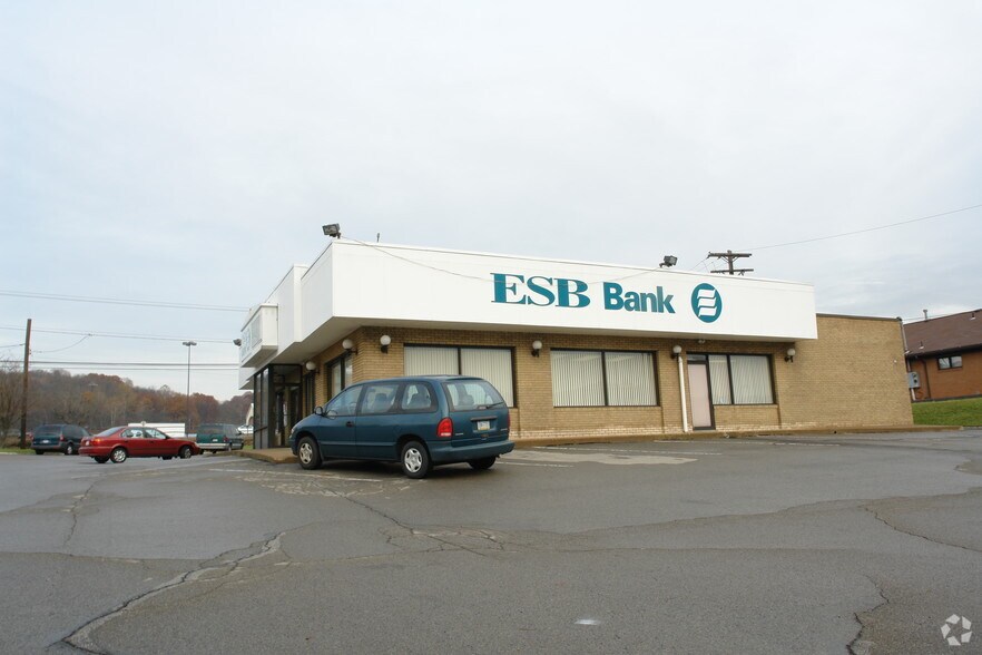 More Photos Of 1660 W State St, Baden Bank For Lease
