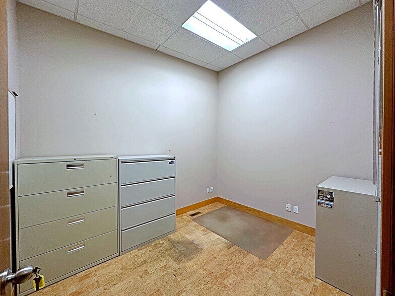 More Photos Of 380 Mackenzie Blvd, Fort McMurray Warehouse For Sale