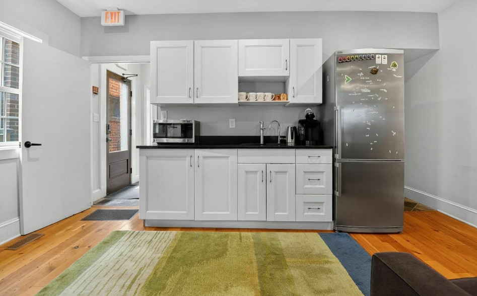 More Photos Of 110 S Columbus St, Alexandria Storefront Retail Office For Sale