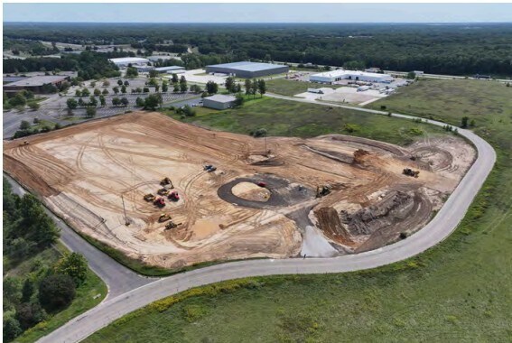 More Photos Of 5177 Corporate Woods Dr, Kalamazoo Distribution For Lease
