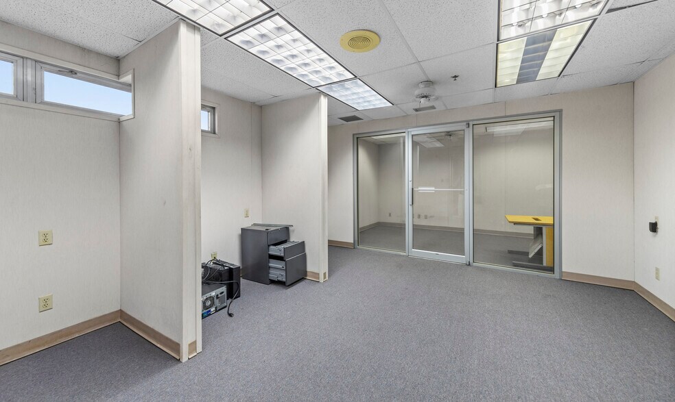 More Photos Of 2900 W. Business HWY 83, Mc Allen Warehouse For Lease