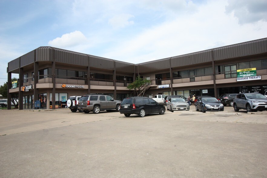 More Photos Of 1014 Ferris Ave, Waxahachie Freestanding For Lease