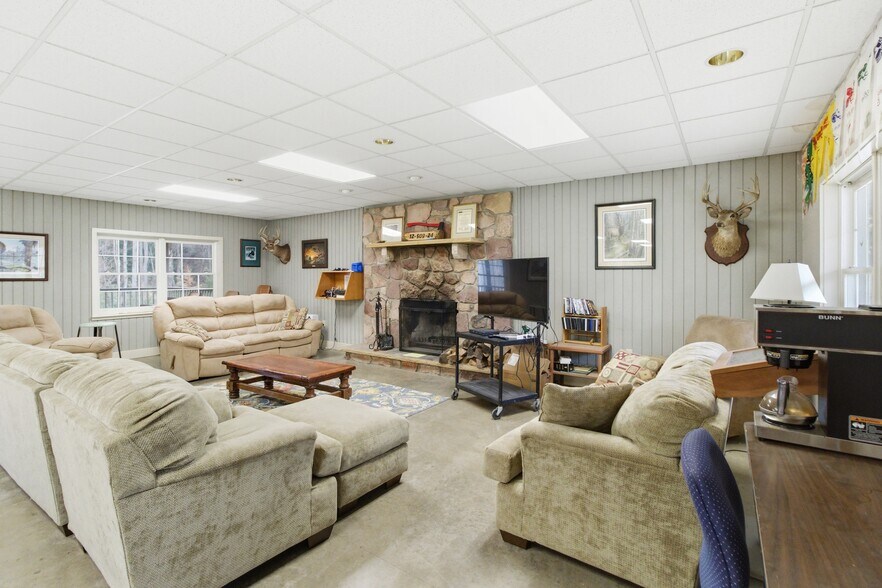 More Photos Of 89 Nolan Rd, Penfield General Retail For Sale