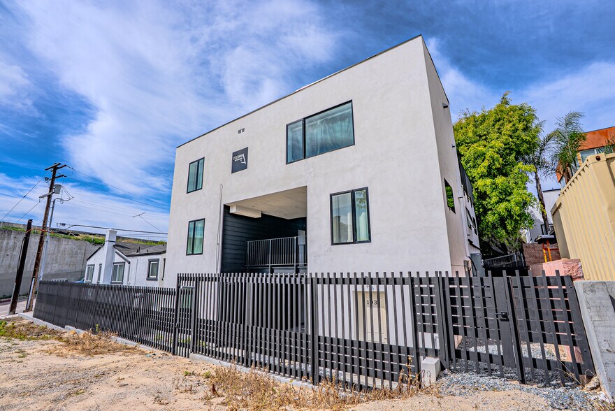 More Photos Of 2519 Columbia St, San Diego Apartments For Sale