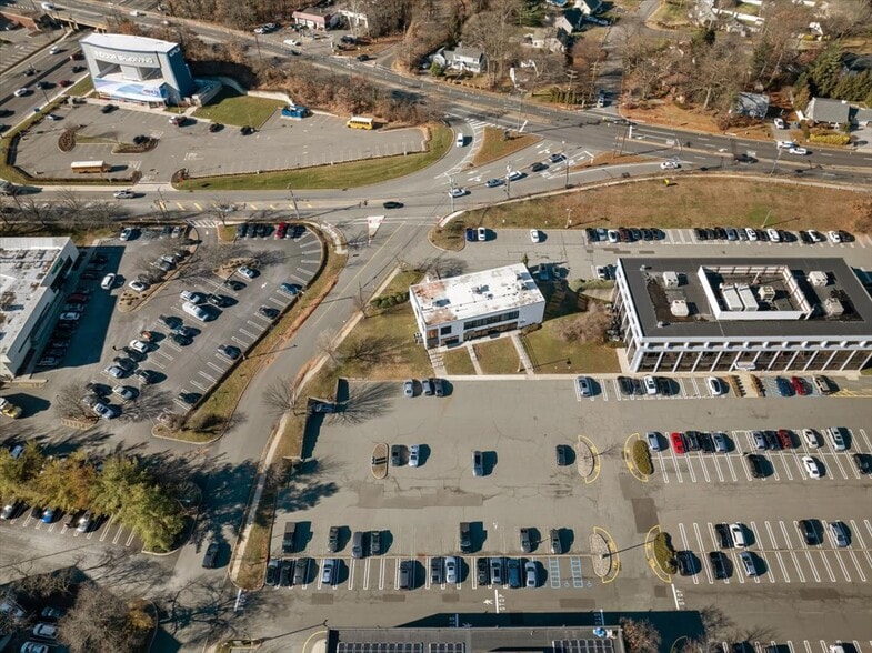 More Photos Of 2 Forest Ave, Paramus Medical For Lease