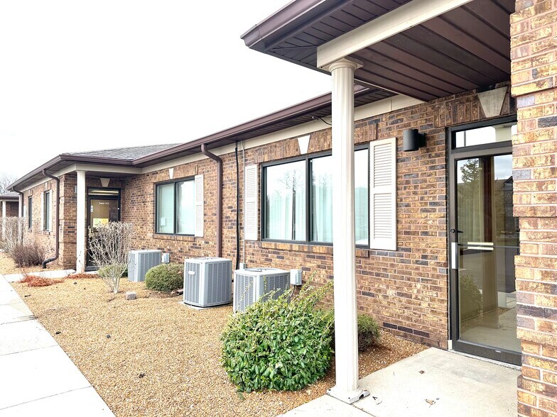 More Photos Of 100-120 E 90th Dr, Merrillville Office For Lease