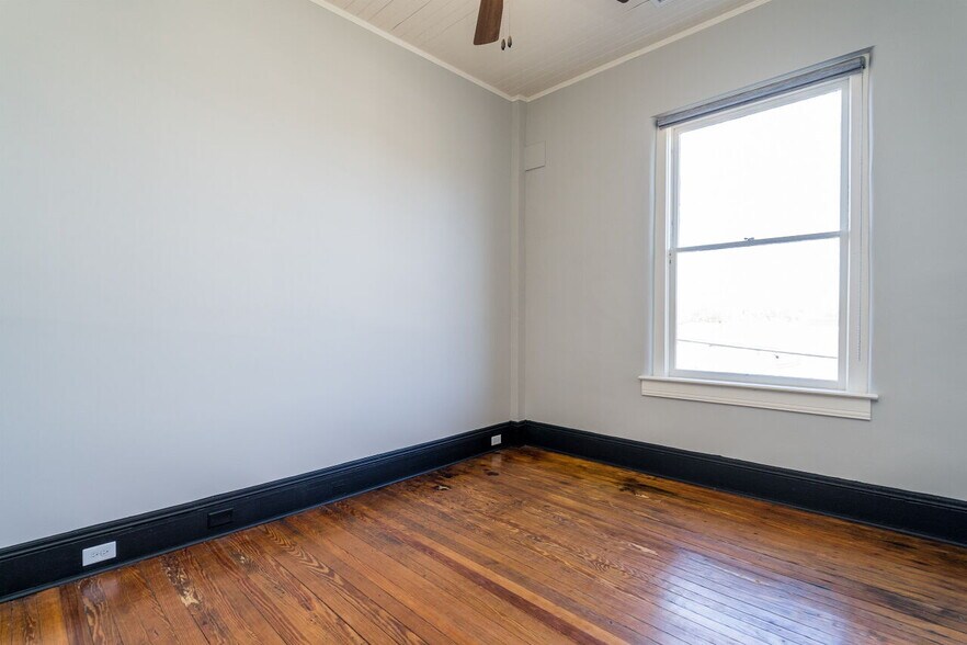 More Photos Of 201 Chatham St, Sanford Office Residential For Sale