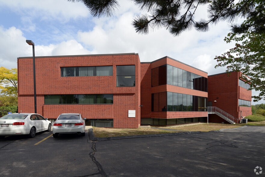 More Photos Of 340 Wood Rd, Braintree Medical For Lease