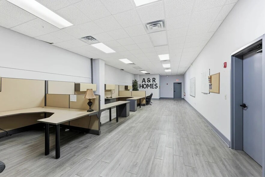 More Photos Of 4336 Cornelia Hwy, Lula Freestanding For Lease