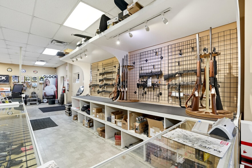 More Photos Of 6190 Parkway North Dr, Cumming Light Distribution For Sale