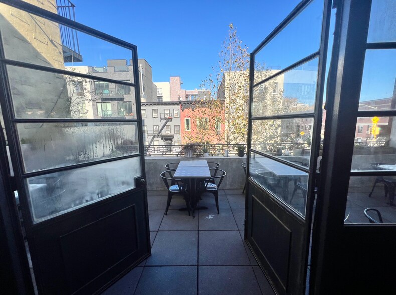 More Photos Of 146 Metropolitan Ave, Brooklyn Restaurant For Lease