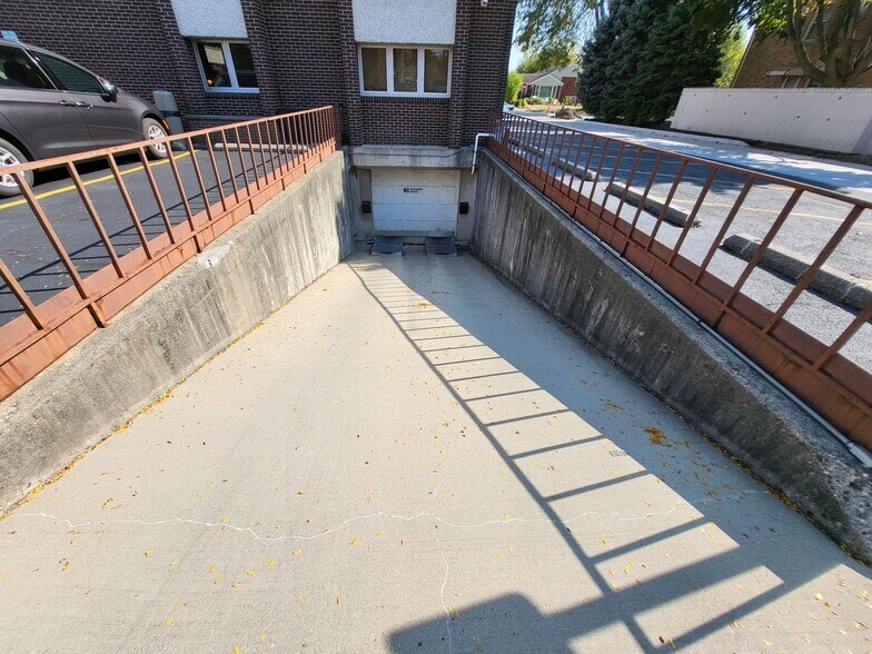 More Photos Of 601 W Central Rd, Mount Prospect Medical For Lease