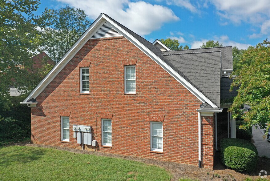 More Photos Of 1836 Eastchester Dr, High Point Office For Sale