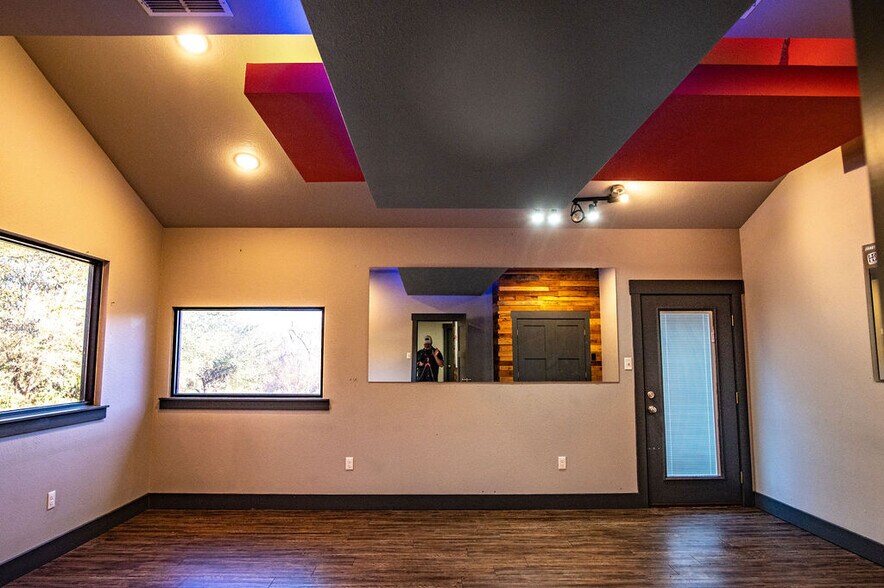 More Photos Of 2628 Bill Owens Pky, Longview Health Club For Sale