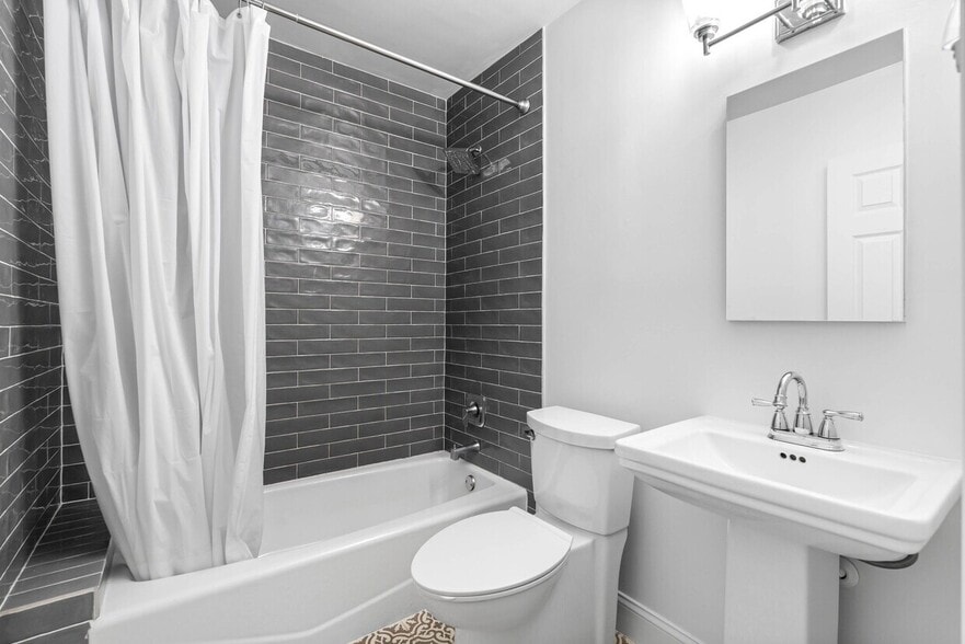 More Photos Of 2447 5th Ave S, Saint Petersburg Service For Lease