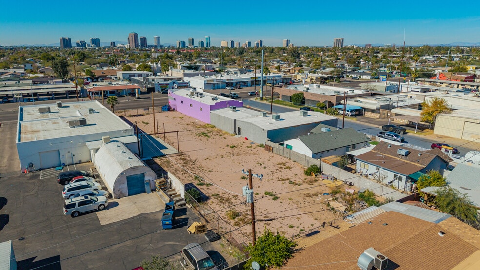 More Photos Of 2533 N 16th St, Phoenix Showroom For Sale
