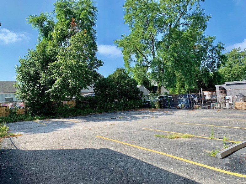 More Photos Of 1812-1814 Merrick Rd, Merrick Office For Sale