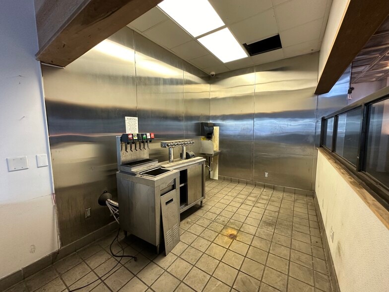 More Photos Of 6333 Wilshire Blvd, Los Angeles Medical For Lease