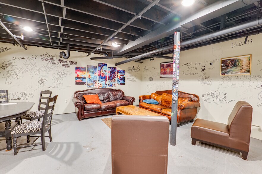 More Photos Of 844 Olive St, Eugene Restaurant For Lease