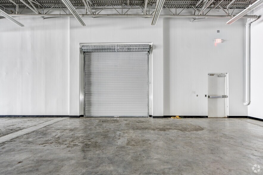 More Photos Of 11101 Fuqua St, Houston Unknown For Lease