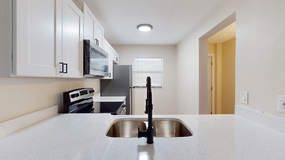 More Photos Of 7786 62nd St N, Pinellas Park Apartments For Sale