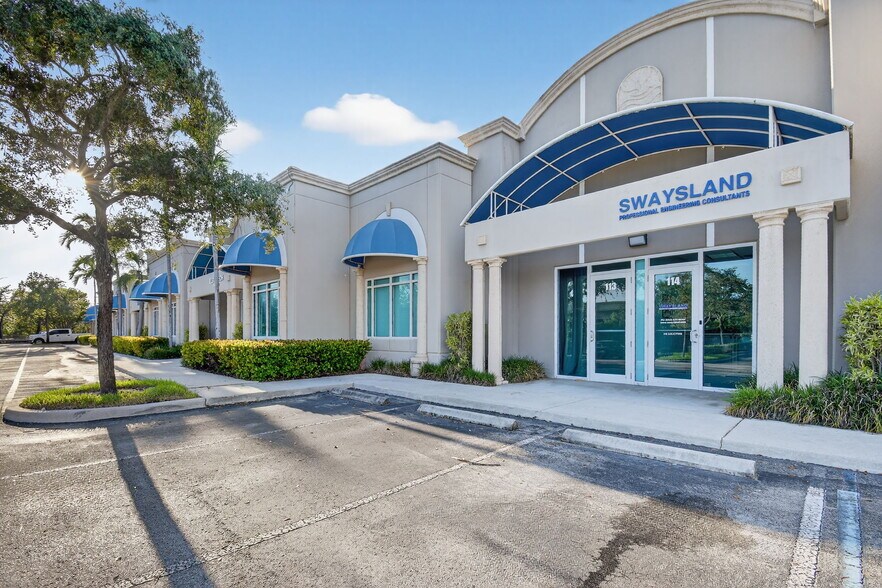 More Photos Of 2800 W State Road 84, Fort Lauderdale Showroom For Sale