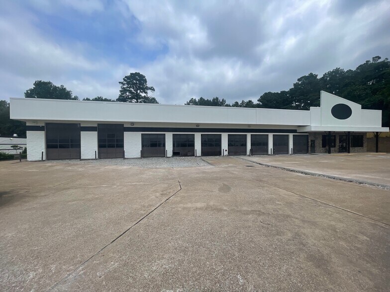 More Photos Of 817 Vann Dr, Jackson Storefront Retail Office For Lease