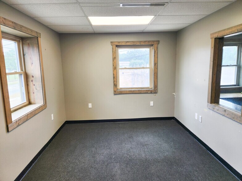 More Photos Of 1111 Virginia St, Mobile Industrial For Lease