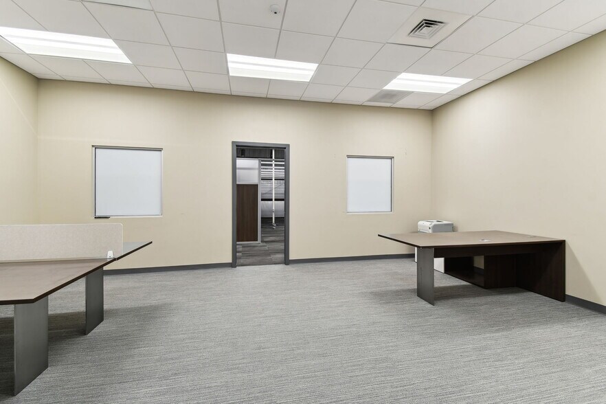 More Photos Of 924 Hale Ave, Brooksville Office For Sale