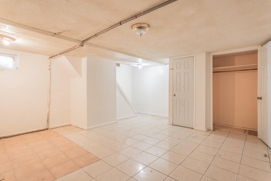 More Photos Of 18803 Ridgedale St, Springfield Gardens Apartments For Sale