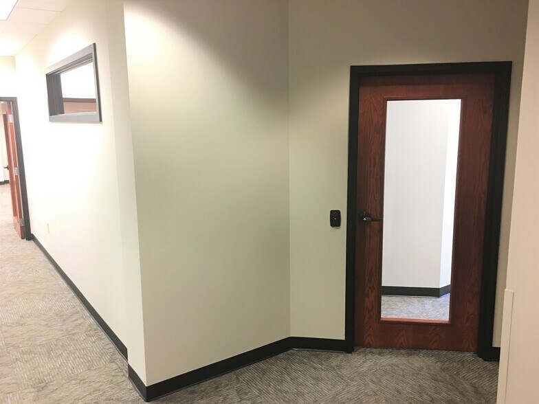 More Photos Of 700 Washington St, Columbus Office For Lease
