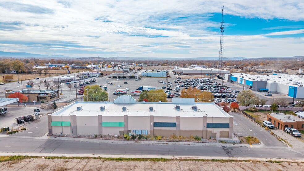 More Photos Of 402 Carr Ln, Espanola Freestanding For Lease