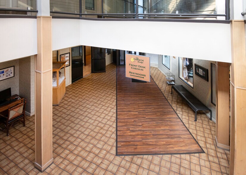 More Photos Of 47 E Beaver Creek Blvd, Avon Hotel For Lease