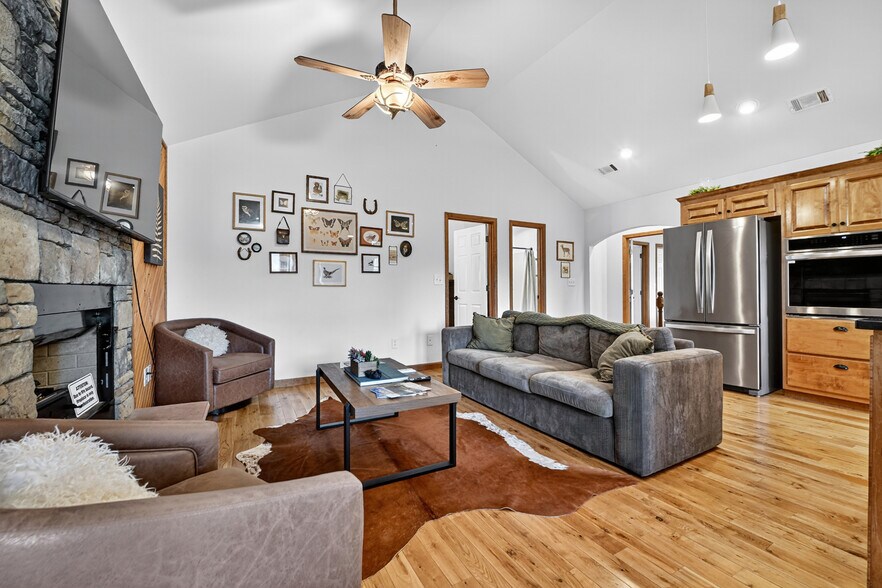 More Photos Of 77 Alpine Way, Blairsville Hotel For Sale