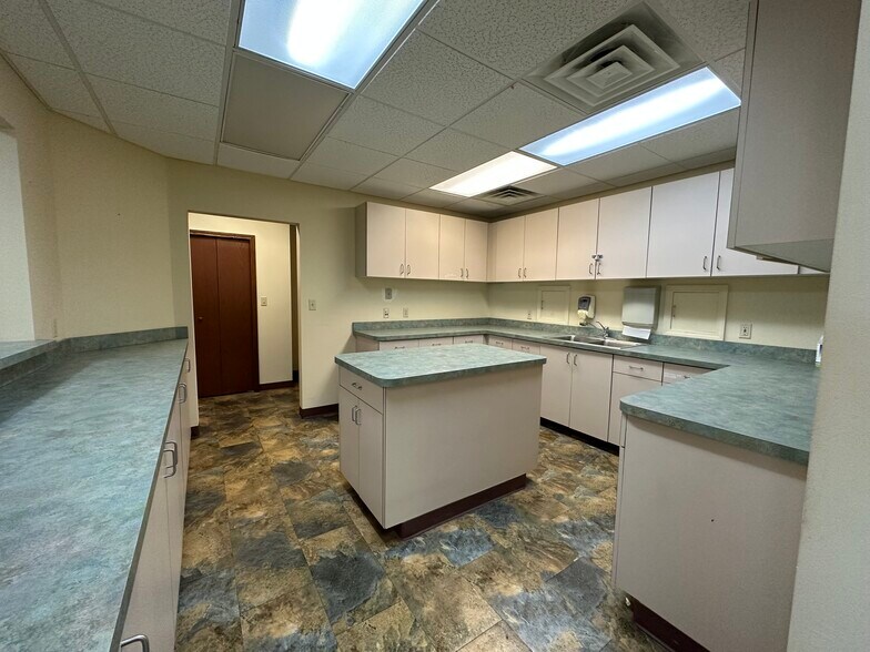 More Photos Of 1355 W Main St, Bellevue Office For Lease