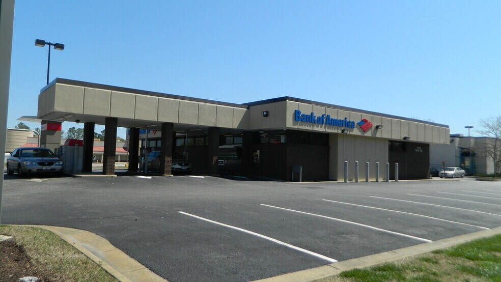 More Photos Of 416 Denbigh Blvd, Newport News Freestanding For Lease