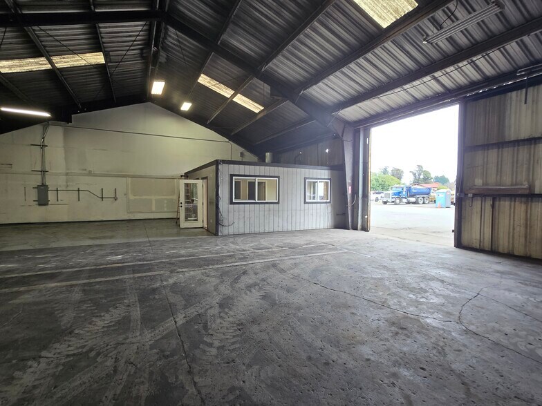 More Photos Of 141 Helman Ln, Cotati Warehouse For Lease