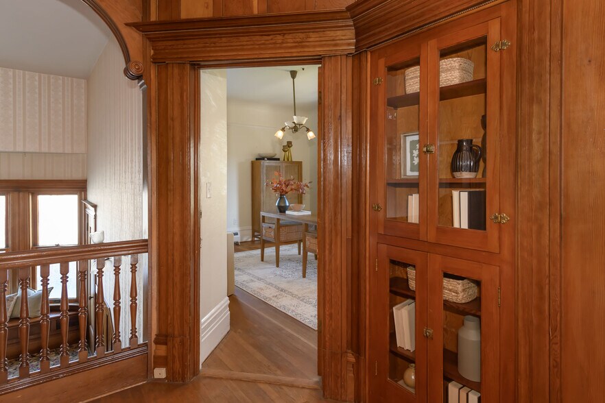 More Photos Of 8 Keller St, Petaluma Office Residential For Sale