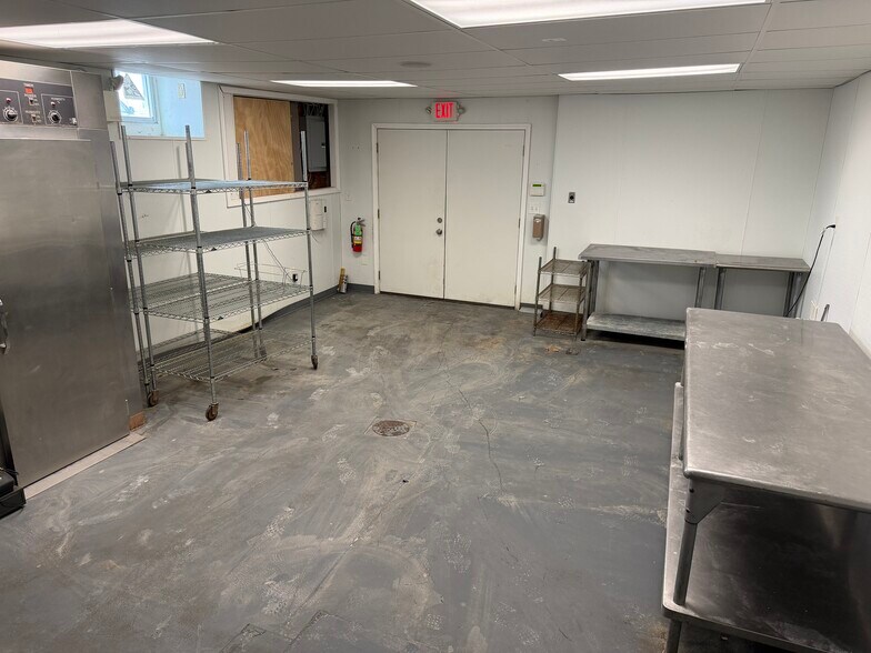 More Photos Of 751 Union Blvd, Allentown Storefront Retail Office For Sale