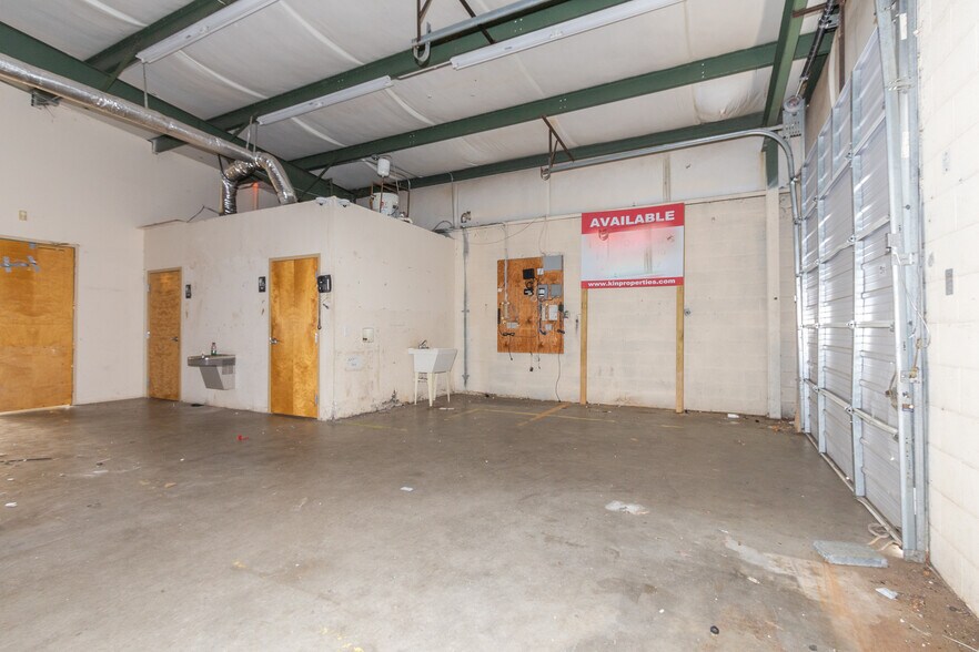 More Photos Of 1592 Sandifer Blvd, Seneca Freestanding For Lease