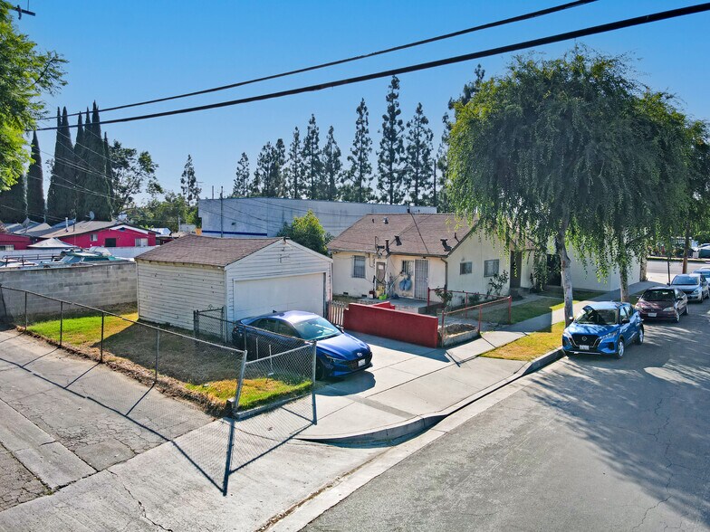 More Photos Of 8306 Garfield Ave, Bell Gardens Storefront Retail Residential For Sale