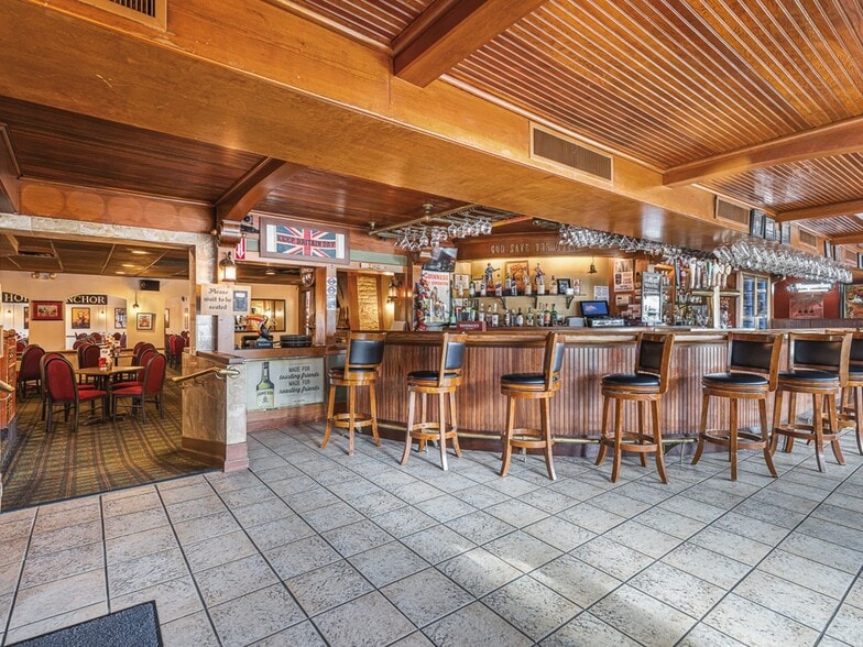 More Photos Of 5040 N 2nd St, Loves Park Restaurant For Sale