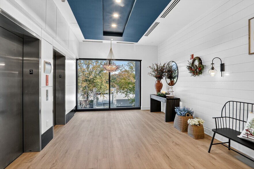 More Photos Of 5955 State Bridge Rd, Johns Creek Coworking Space