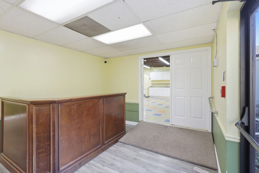 More Photos Of 346 N Volusia Ave, Orange City Office For Lease