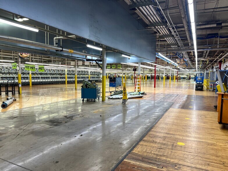 More Photos Of 1527 Waring Rd NW, Dalton Manufacturing For Sale