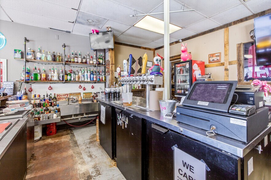 More Photos Of 516-522 Benham St, Bonne Terre Office For Lease