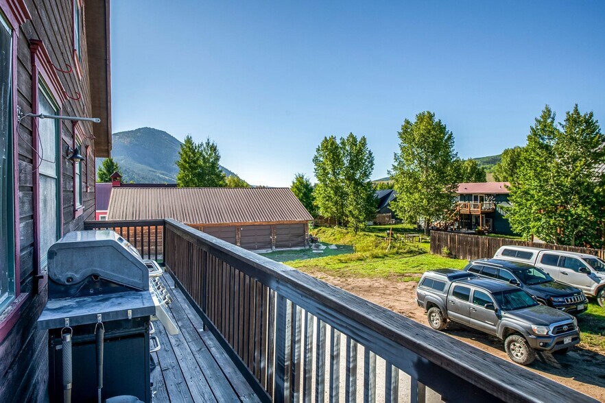 More Photos Of 81 Gillaspey Ave, Crested Butte General Retail For Sale